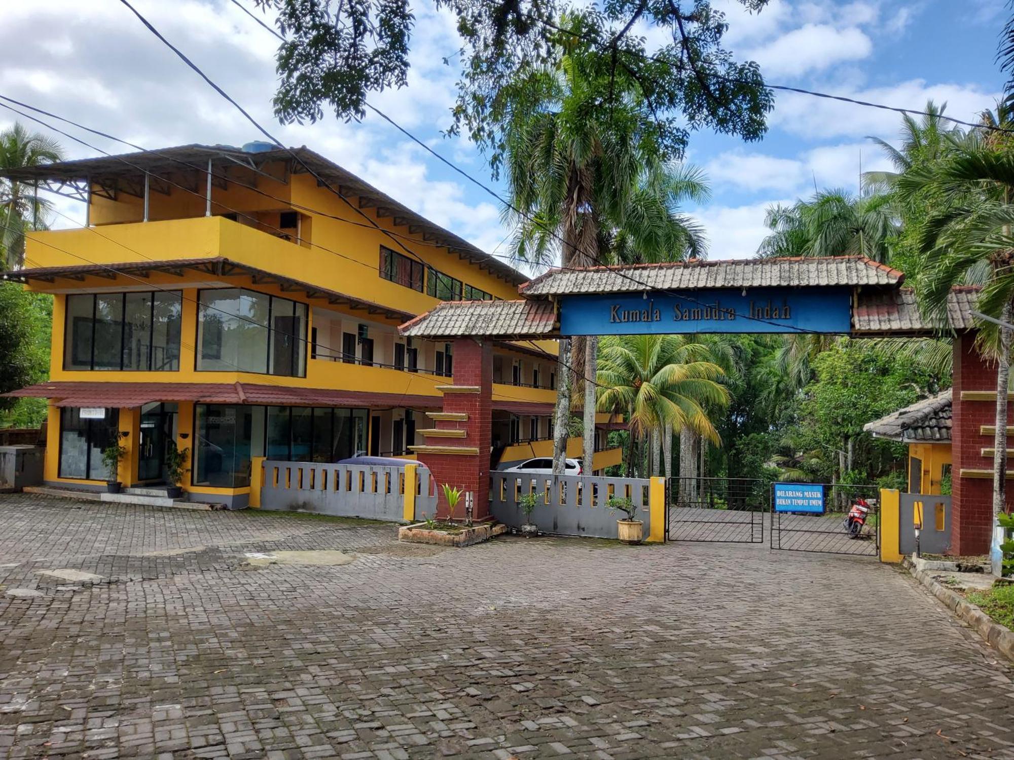 Hotel Kumala Samudra Cikakak ภายนอก รูปภาพ