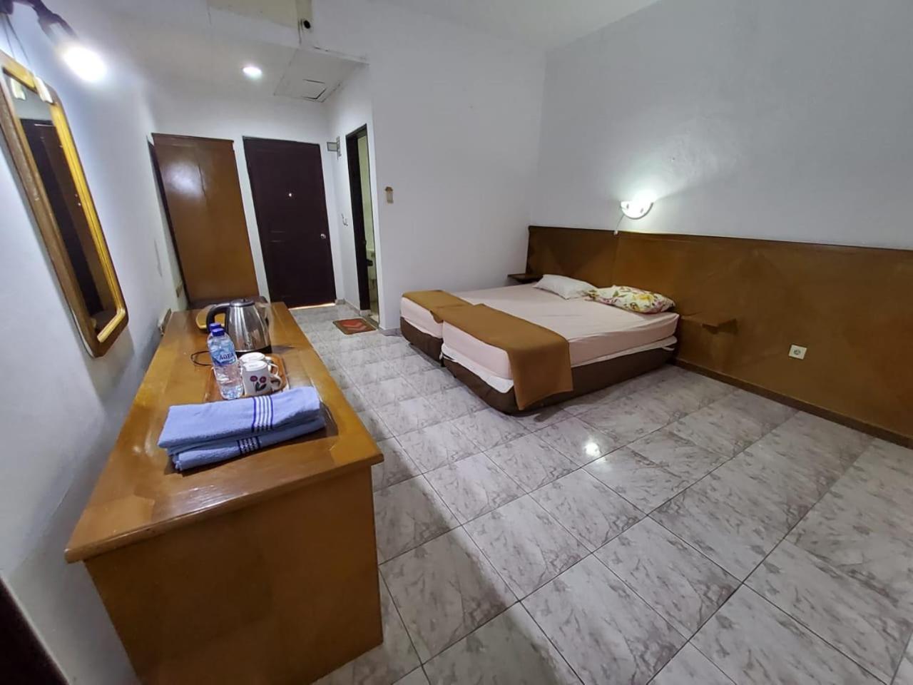 Hotel Kumala Samudra Cikakak ภายนอก รูปภาพ