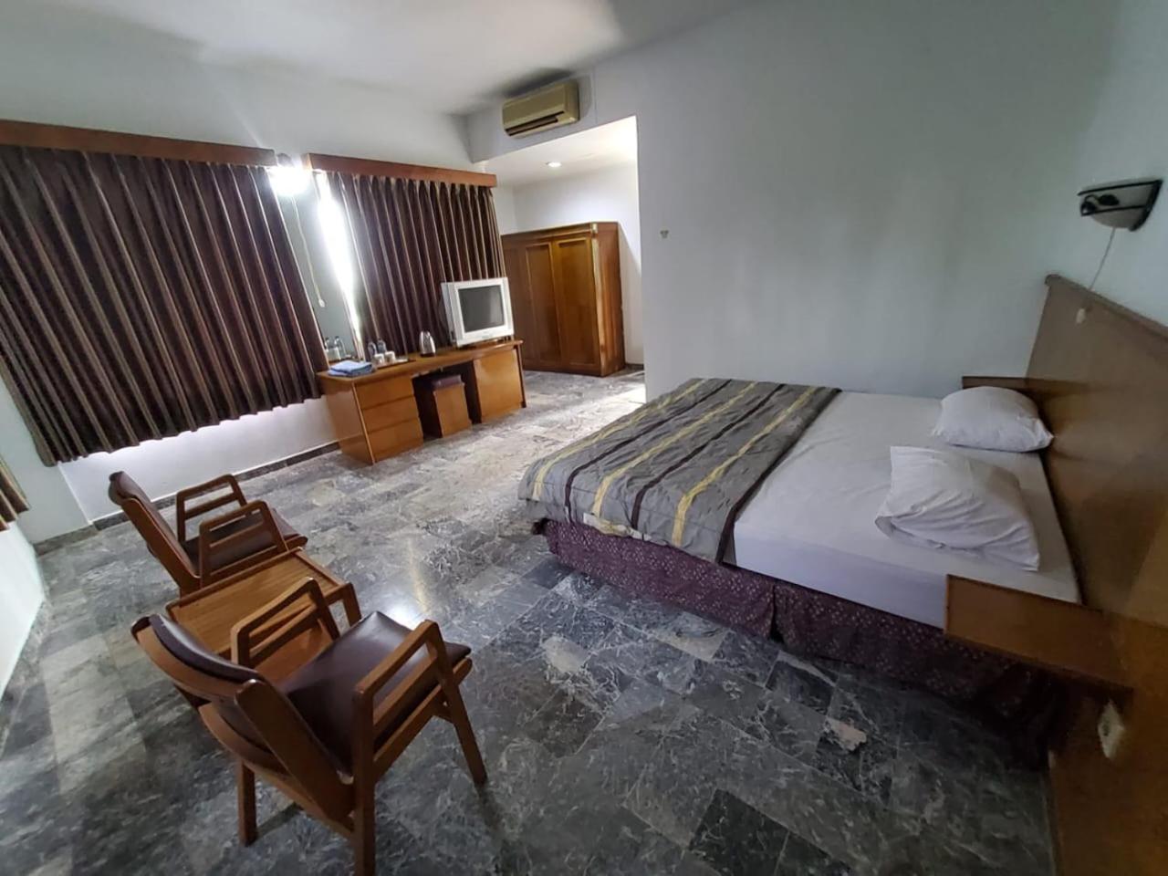Hotel Kumala Samudra Cikakak ภายนอก รูปภาพ